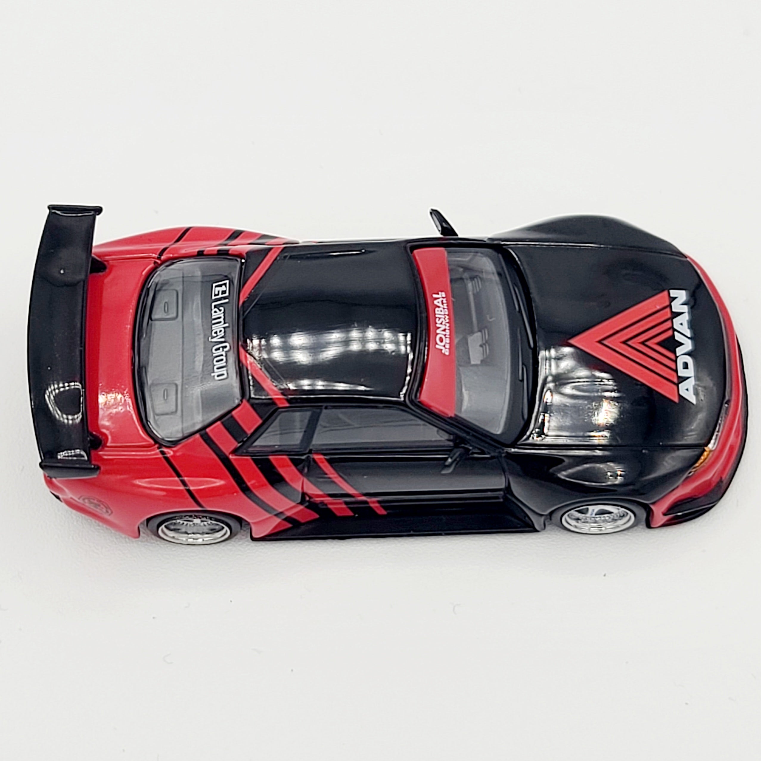 Tarmac Works Nissan Skyline GT-R R32 Widebody "Advan" - 1:64 scale, Jonsibal Designworks (2024 Japanese Classic Car Show - Limited Edition)